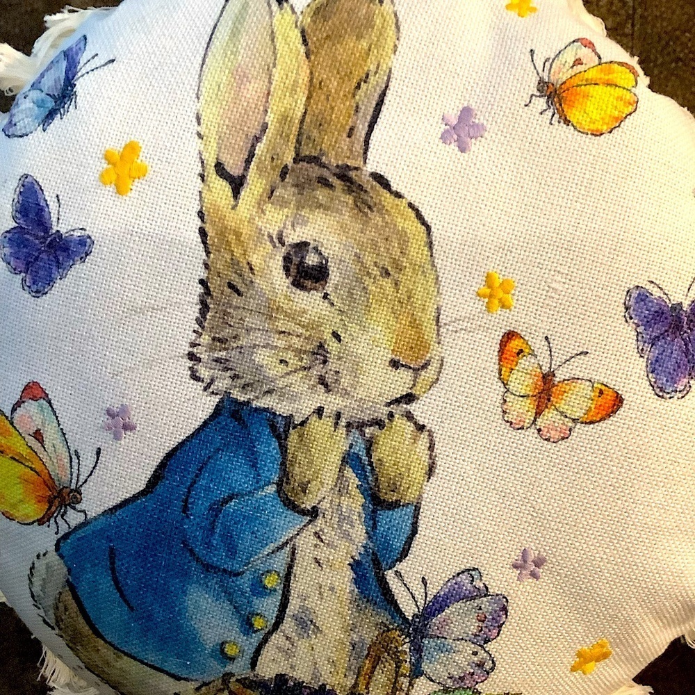 Peter Rabbit Beatrix Potter Round Decorative Pillow New - Picture 2 of 3
